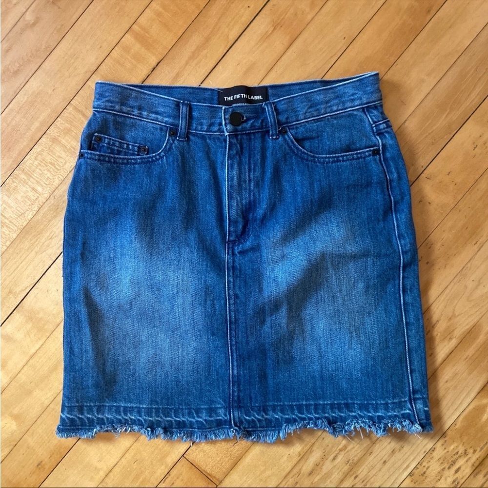 The fifth label skirt 27